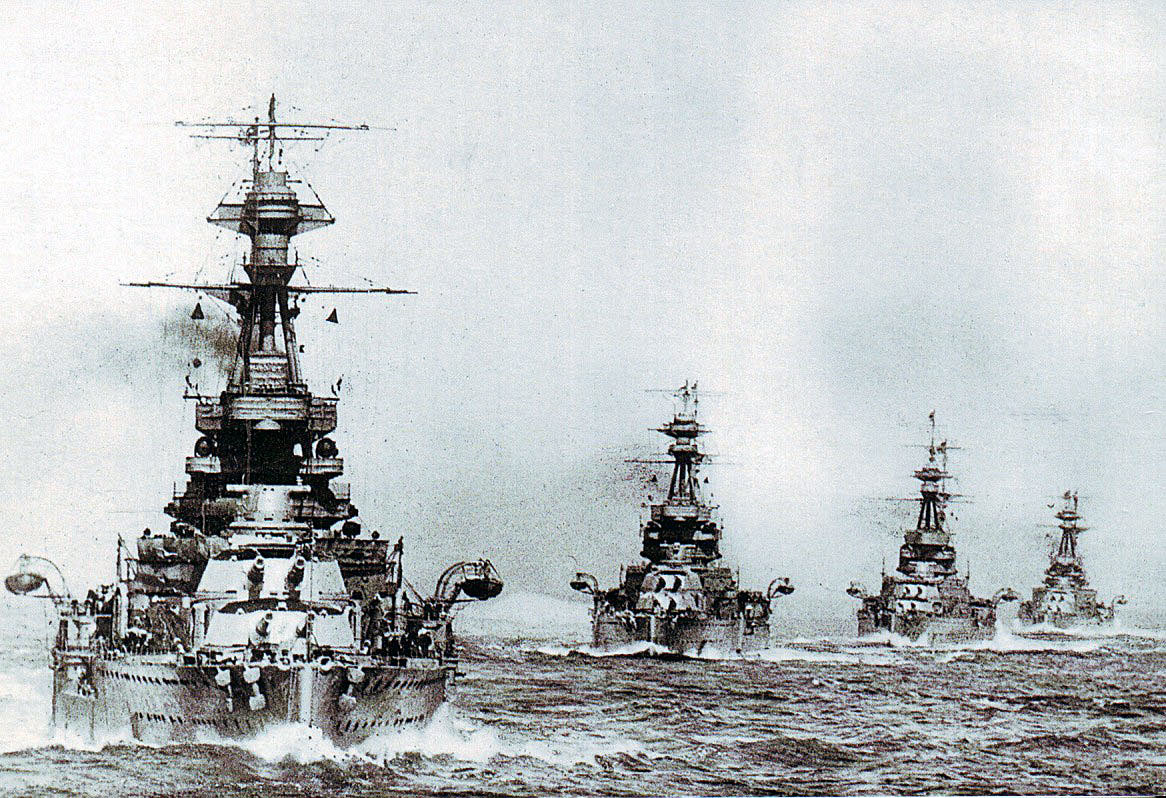 British 5th Battle Squadron at sea: 'Queen Elizabeth' Battleships HMS Barham Valiant Malaya and Warspite. The Squadron fought at the Battle of Jutland 31st May 1916 in Admiral Beatty’s Battle Cruiser Fleet suffering significant damage to Warspite and Malaya